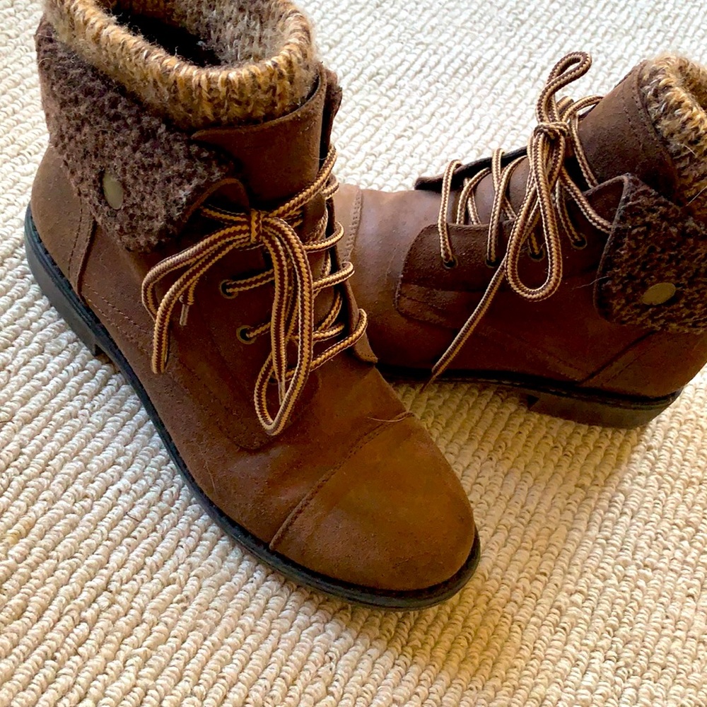 Cliffs brown boots